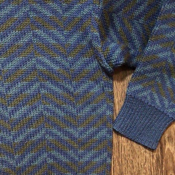 Vintage Emanual Ungaro Paris 100% Wool Sweater - Picture 11 of 15